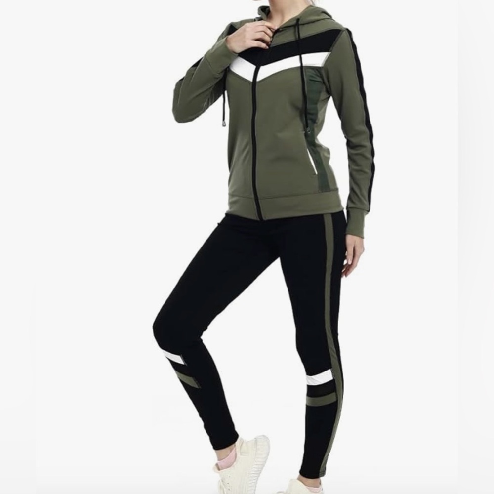 Workout three piece set with jacket, tank and leggings,Size M (juniors)